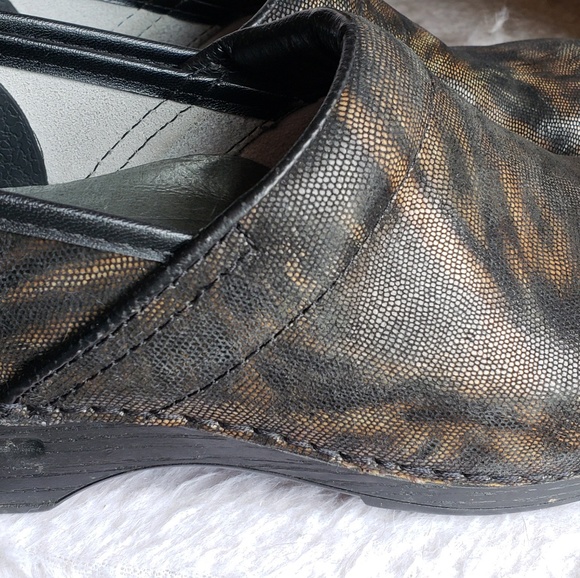 Like new! Dansko shoes 😊 MAKE OFFER 😊 - Picture 5 of 6